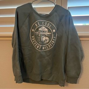Smokey the bear crewneck. Size medium. Color blue